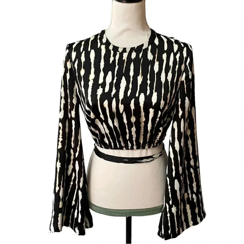 Nicole Williams English x Bar III Bell Sleeve Tie Waist Crop Top XS Black White